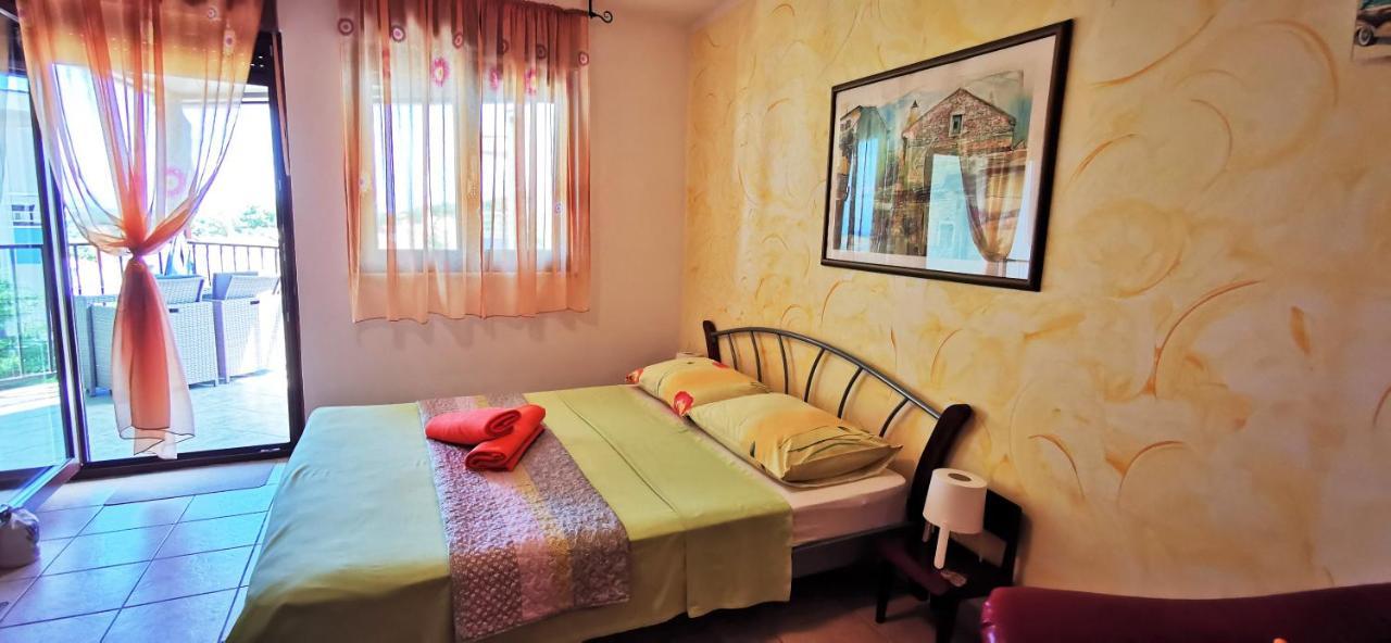 Studio Apartment Lela Ližnjan 외부 사진